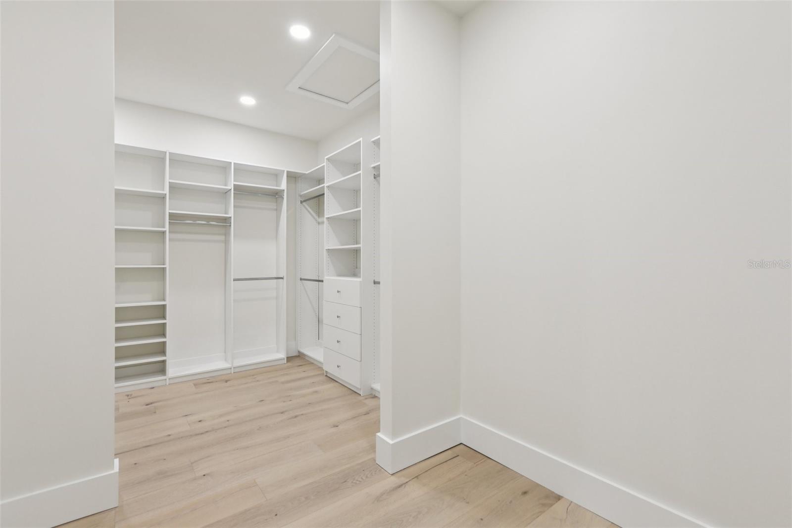 SANCTUARY ON LIVINGSTON PHASE 4 - Residential