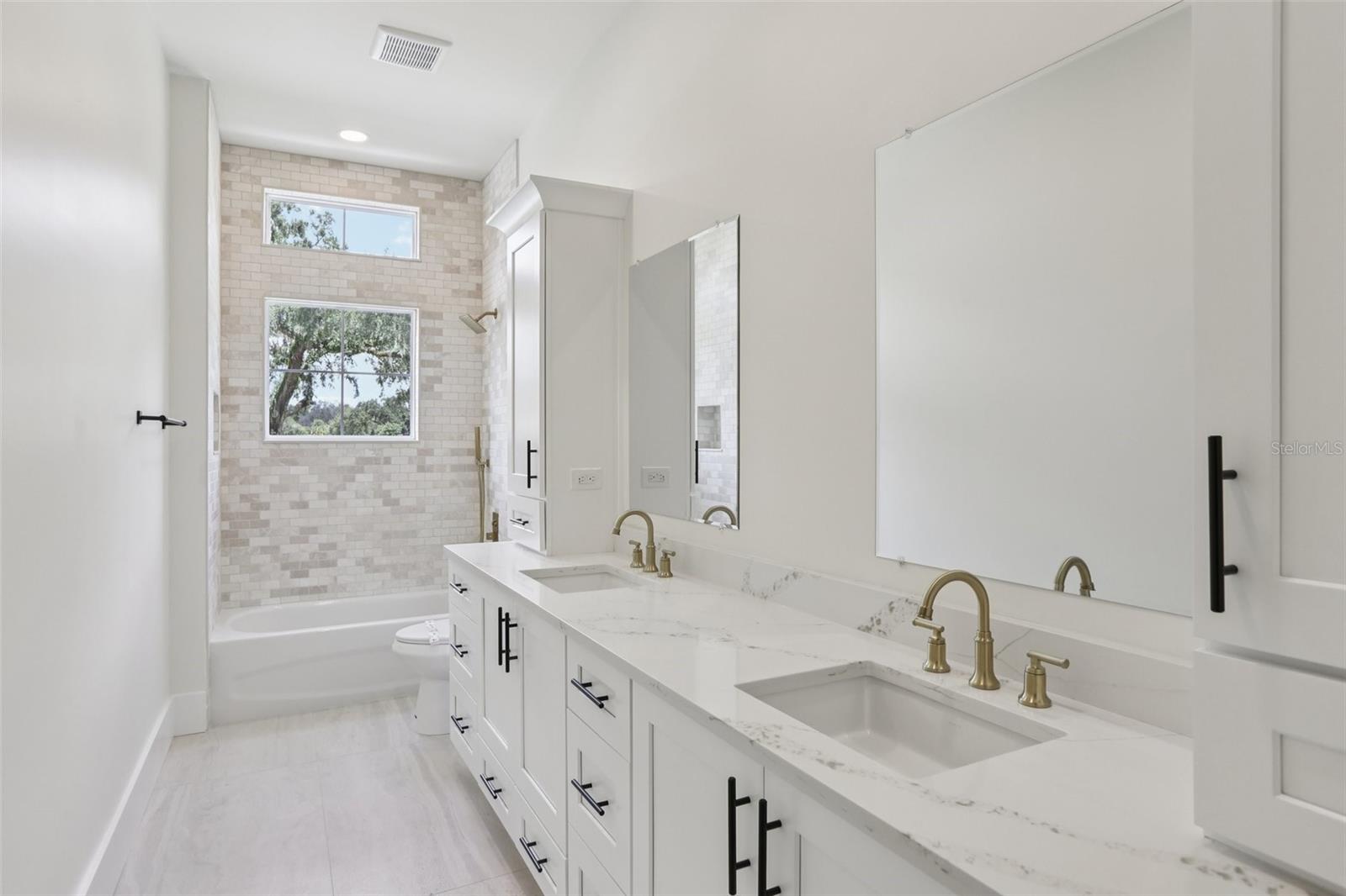 SANCTUARY ON LIVINGSTON PHASE 4 - Residential