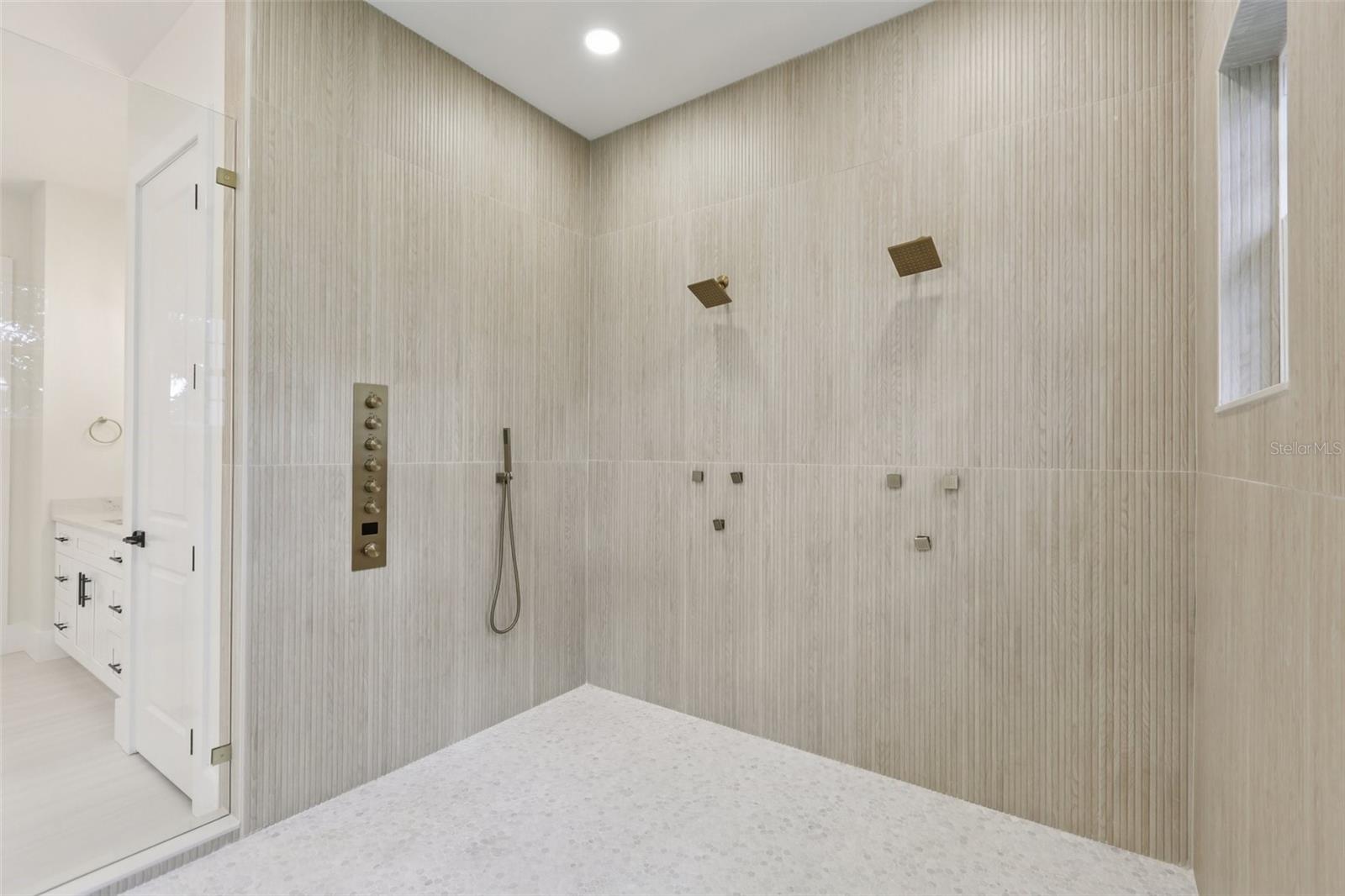 SANCTUARY ON LIVINGSTON PHASE 4 - Residential