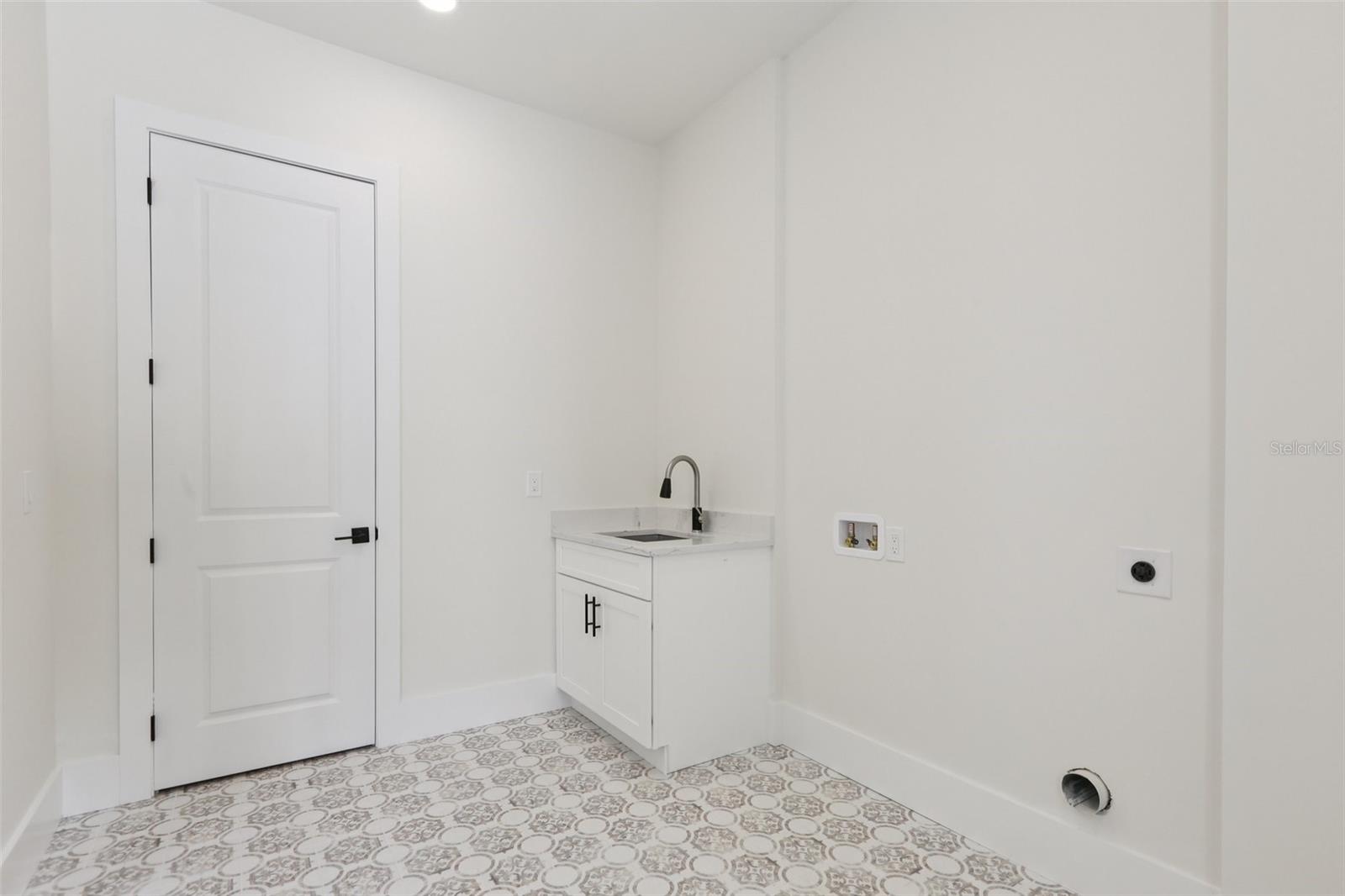 SANCTUARY ON LIVINGSTON PHASE 4 - Residential