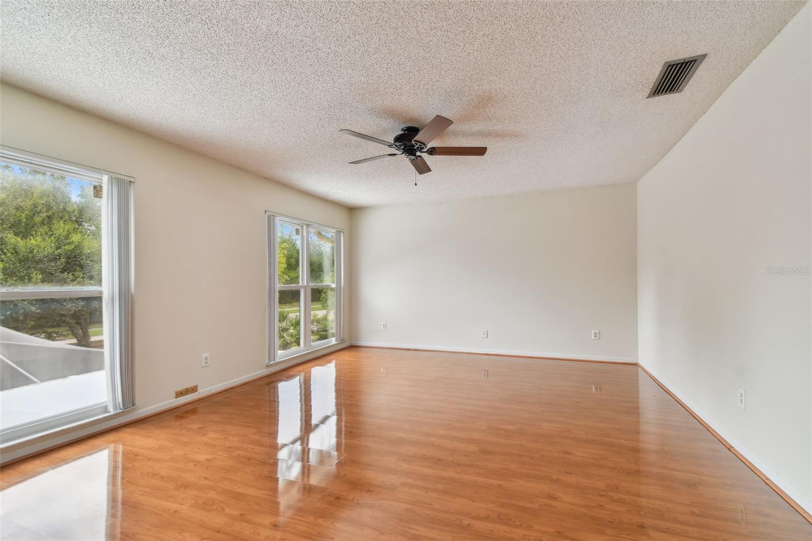 NORTHDALE GOLF CLB SEC D UN 1 - Residential