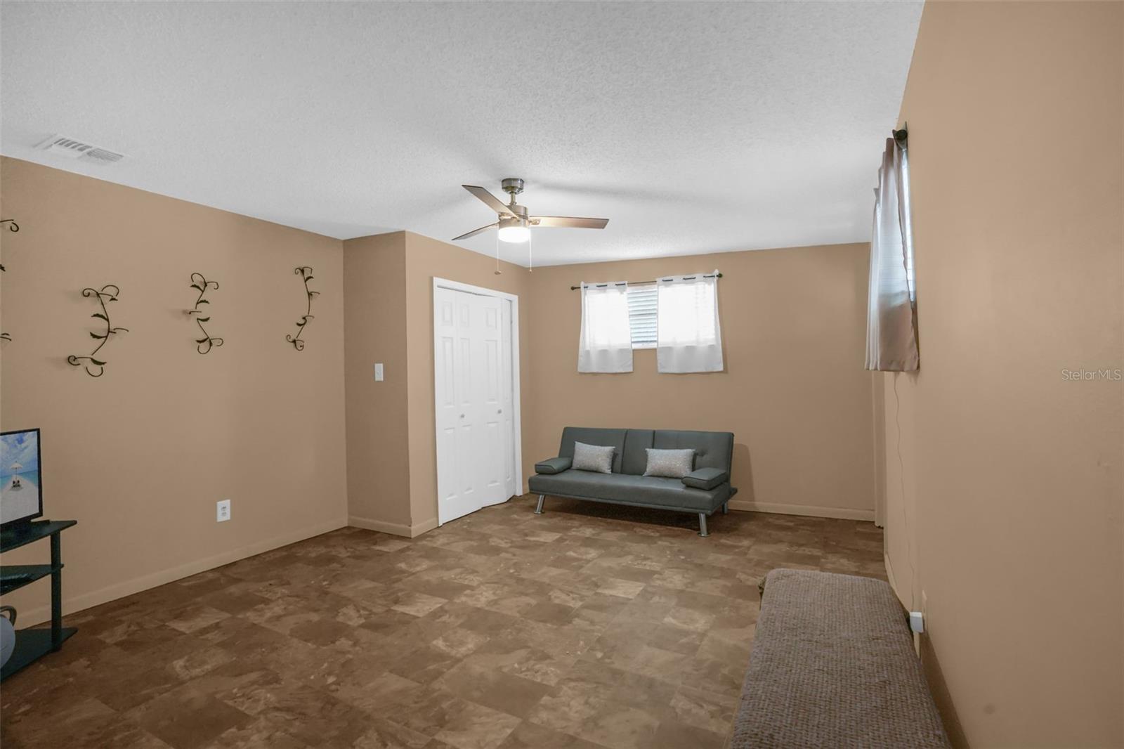 SUNLAND ESTATES 1ST ADD - Residential