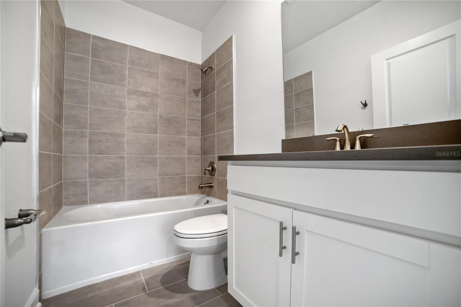 STONEYBROOK SOUTH NORTH PCL PH - Residential Lease