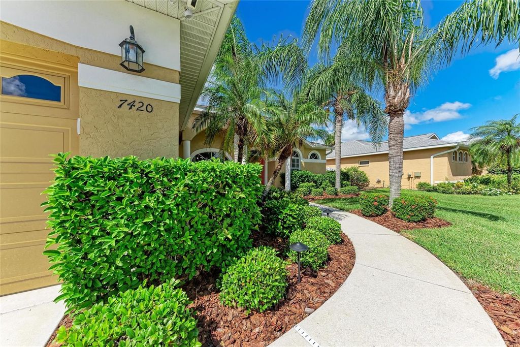 Photo of 7420 Arrowhead Run, Lakewood Ranch, FL 34202 (MLS # A4666642)