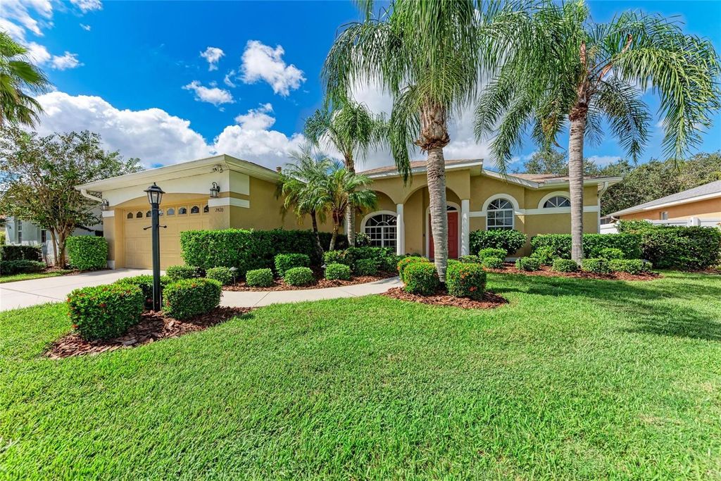 Photo of 7420 Arrowhead Run, Lakewood Ranch, FL 34202 (MLS # A4666642)