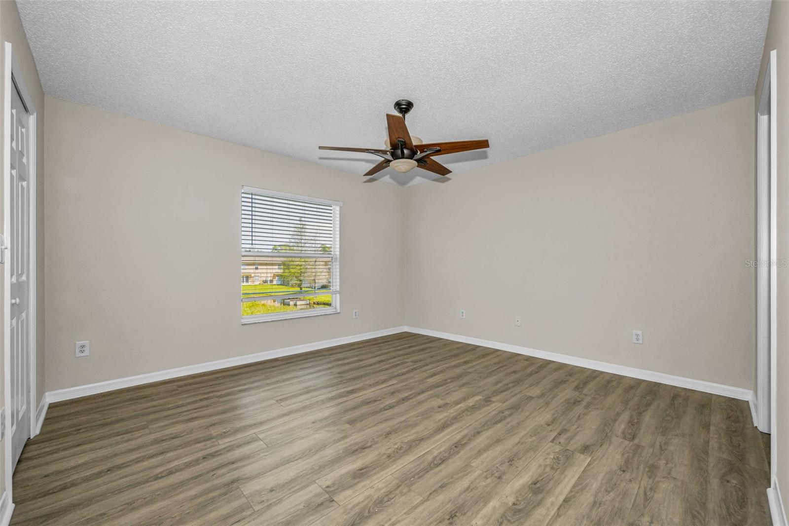 EDGEWATER PLACE - Residential