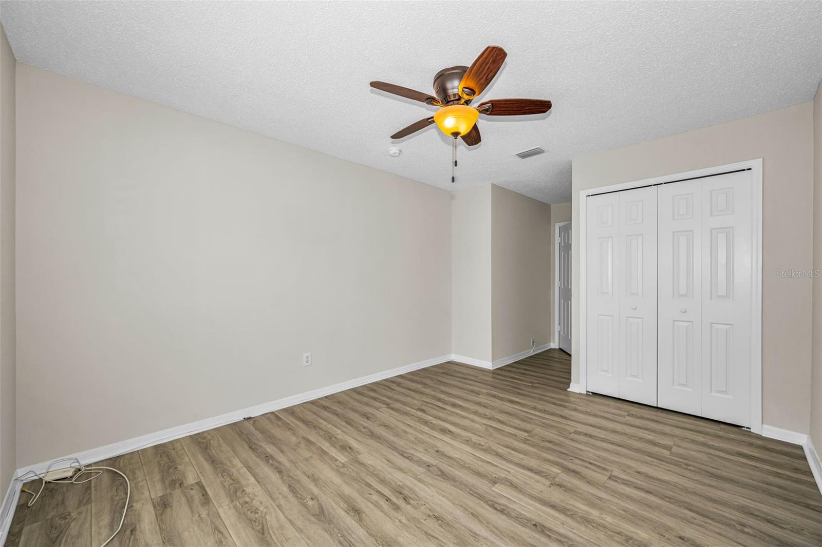 EDGEWATER PLACE - Residential