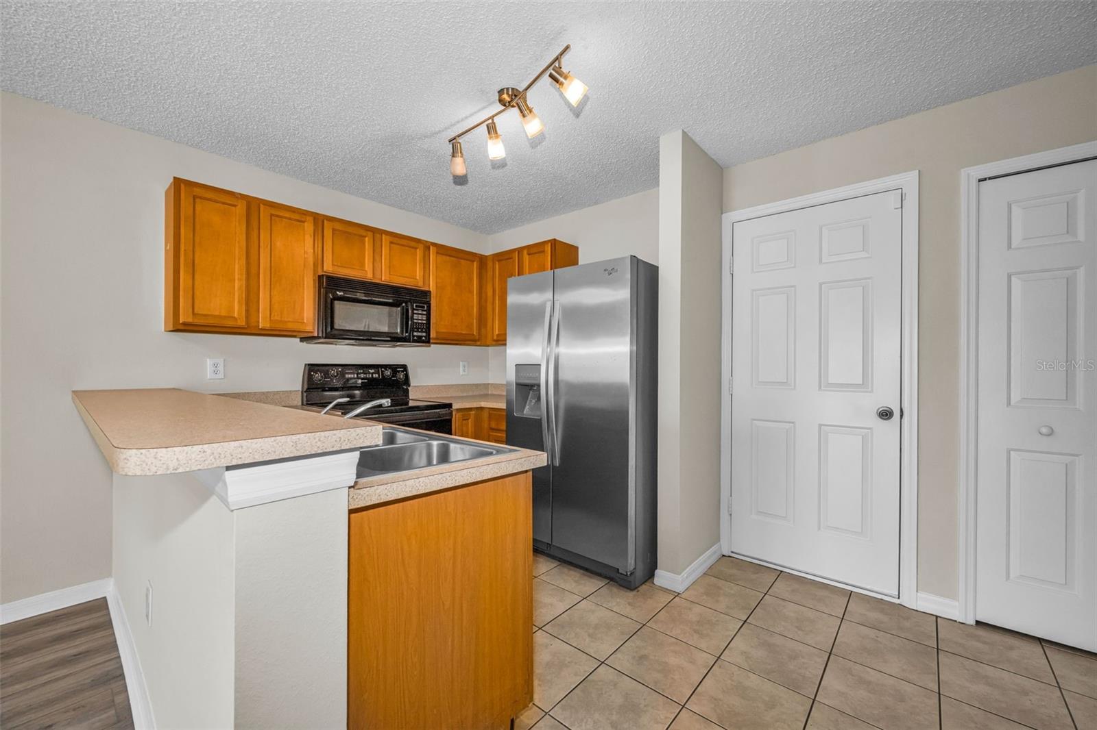 EDGEWATER PLACE - Residential