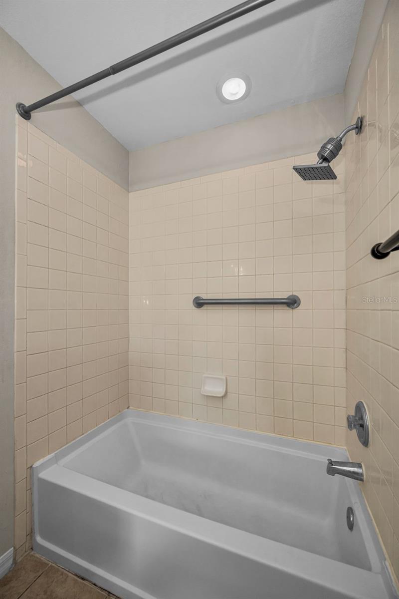 EDGEWATER PLACE - Residential