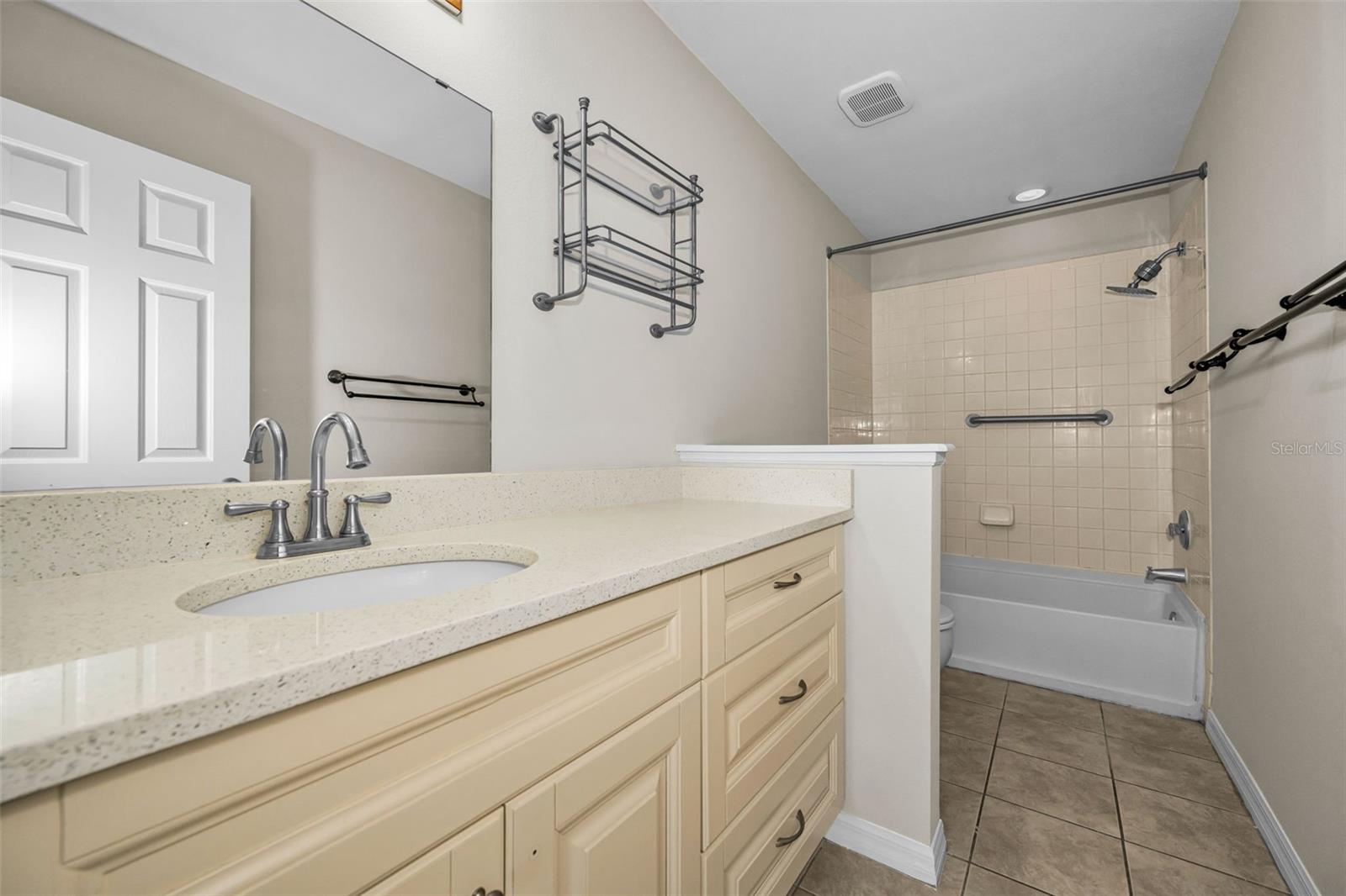 EDGEWATER PLACE - Residential