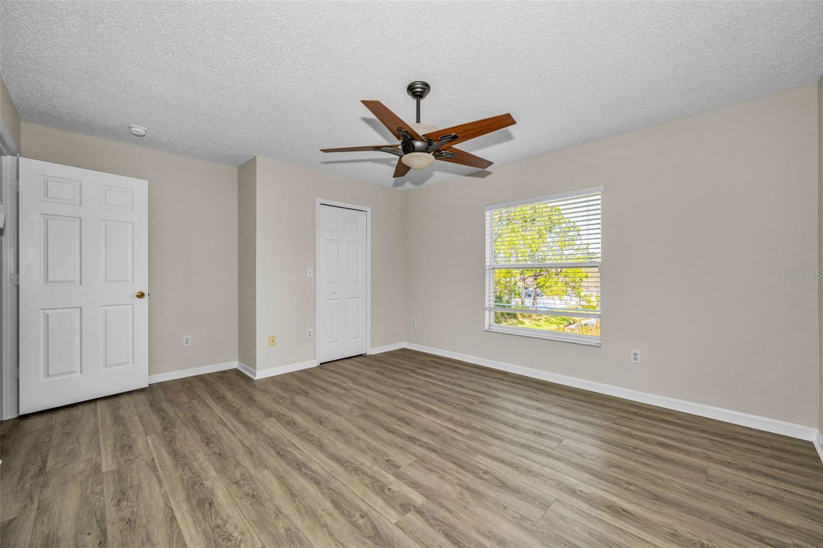 EDGEWATER PLACE - Residential