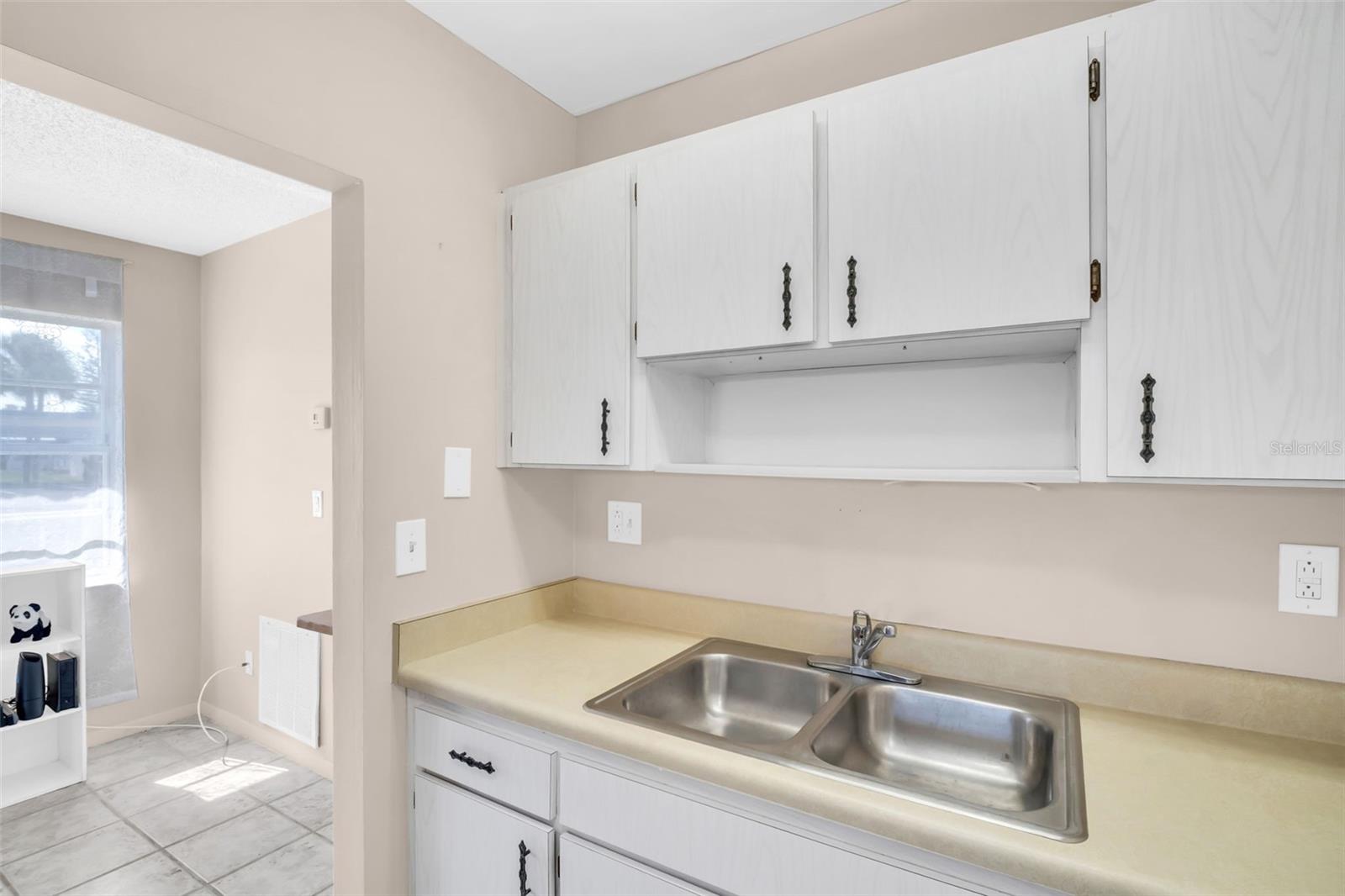 HILL CREST VILLAS - Residential