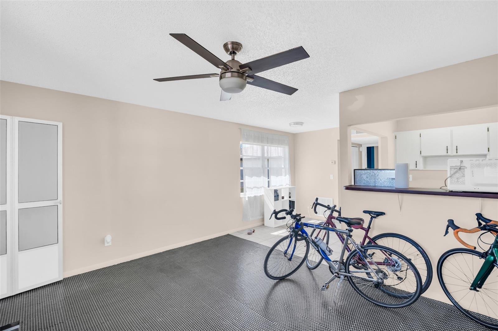 HILL CREST VILLAS - Residential