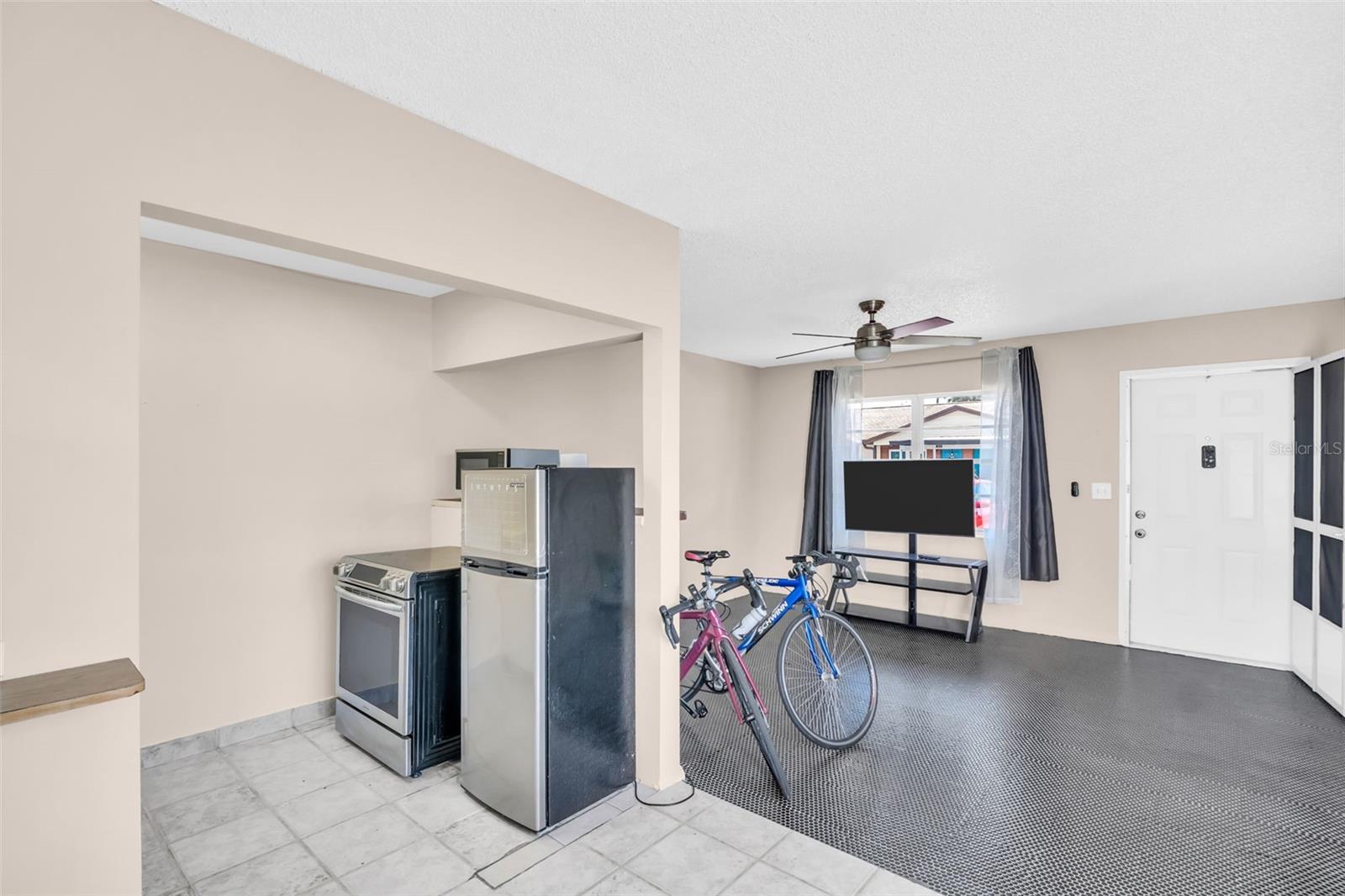 HILL CREST VILLAS - Residential