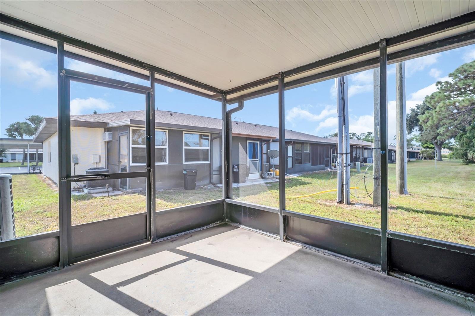 HILL CREST VILLAS - Residential