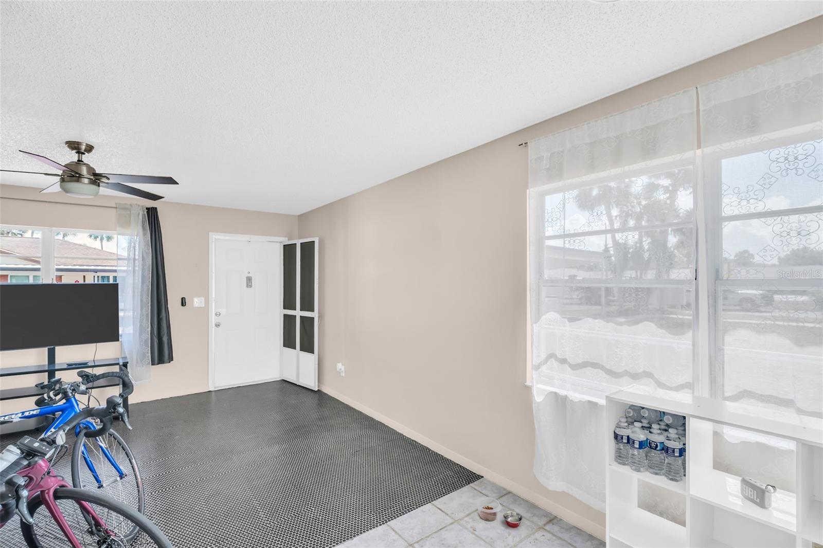 HILL CREST VILLAS - Residential