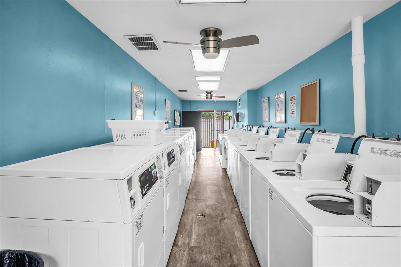 HILL CREST VILLAS - Residential