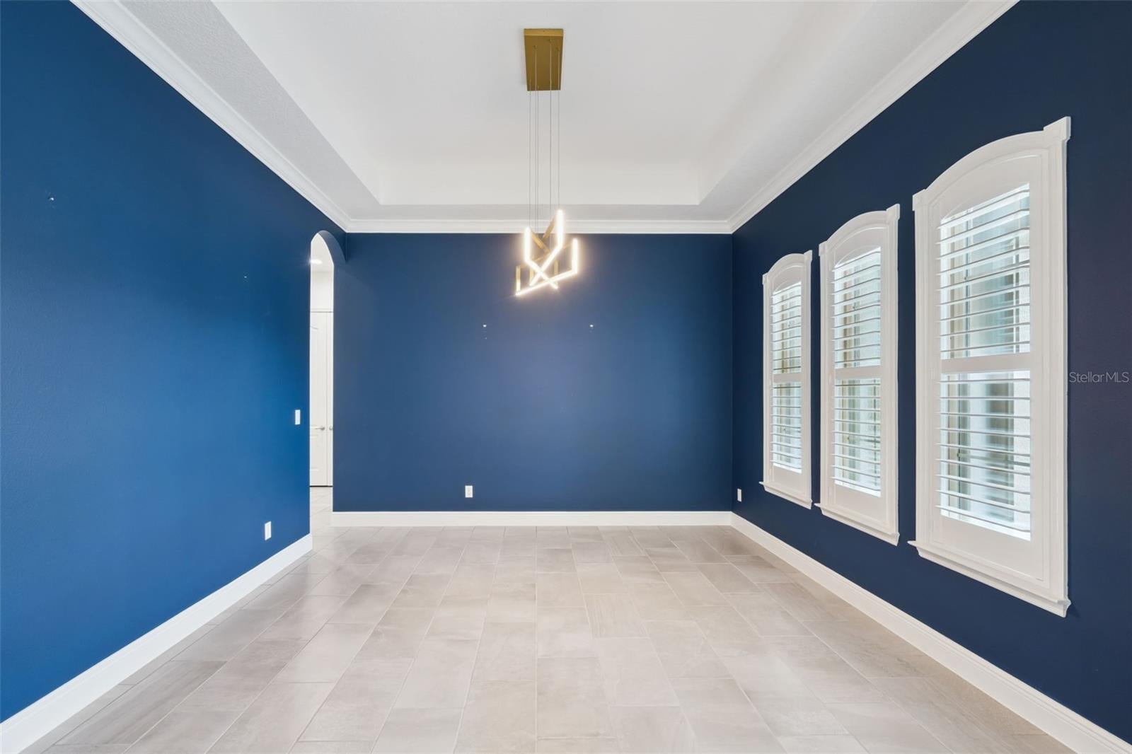 1417 OIL LAMP COVE
