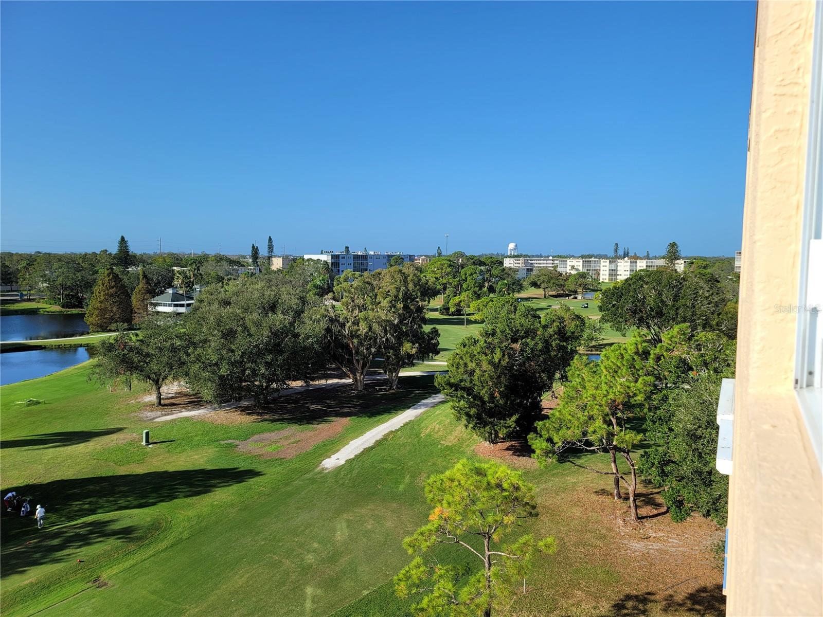 THE FAIRWAYS AT PINEBROOK PH II - Residential Lease