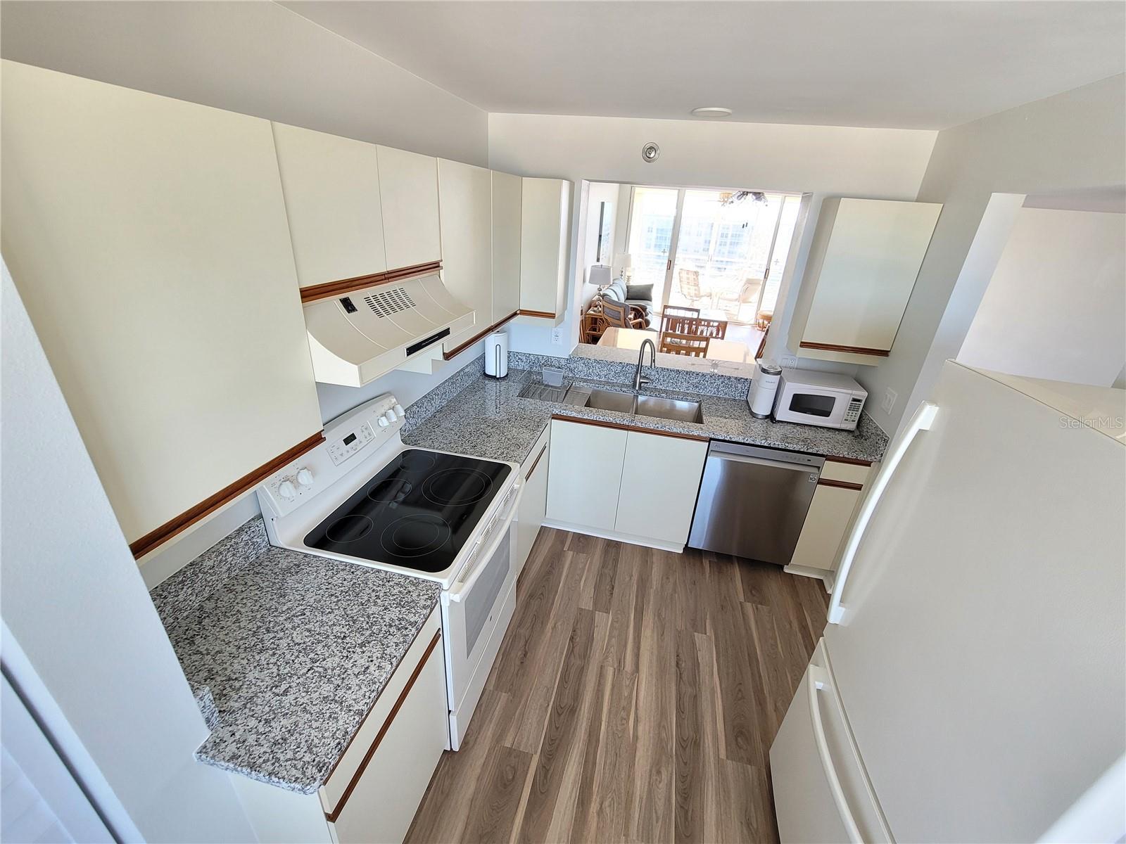 THE FAIRWAYS AT PINEBROOK PH II - Residential Lease