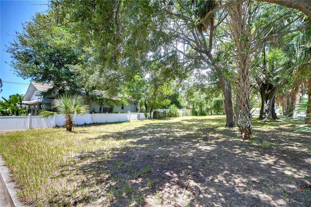 Photo of 1522 E 26th Avenue, Tampa, FL 33605 (MLS # TB8504271)