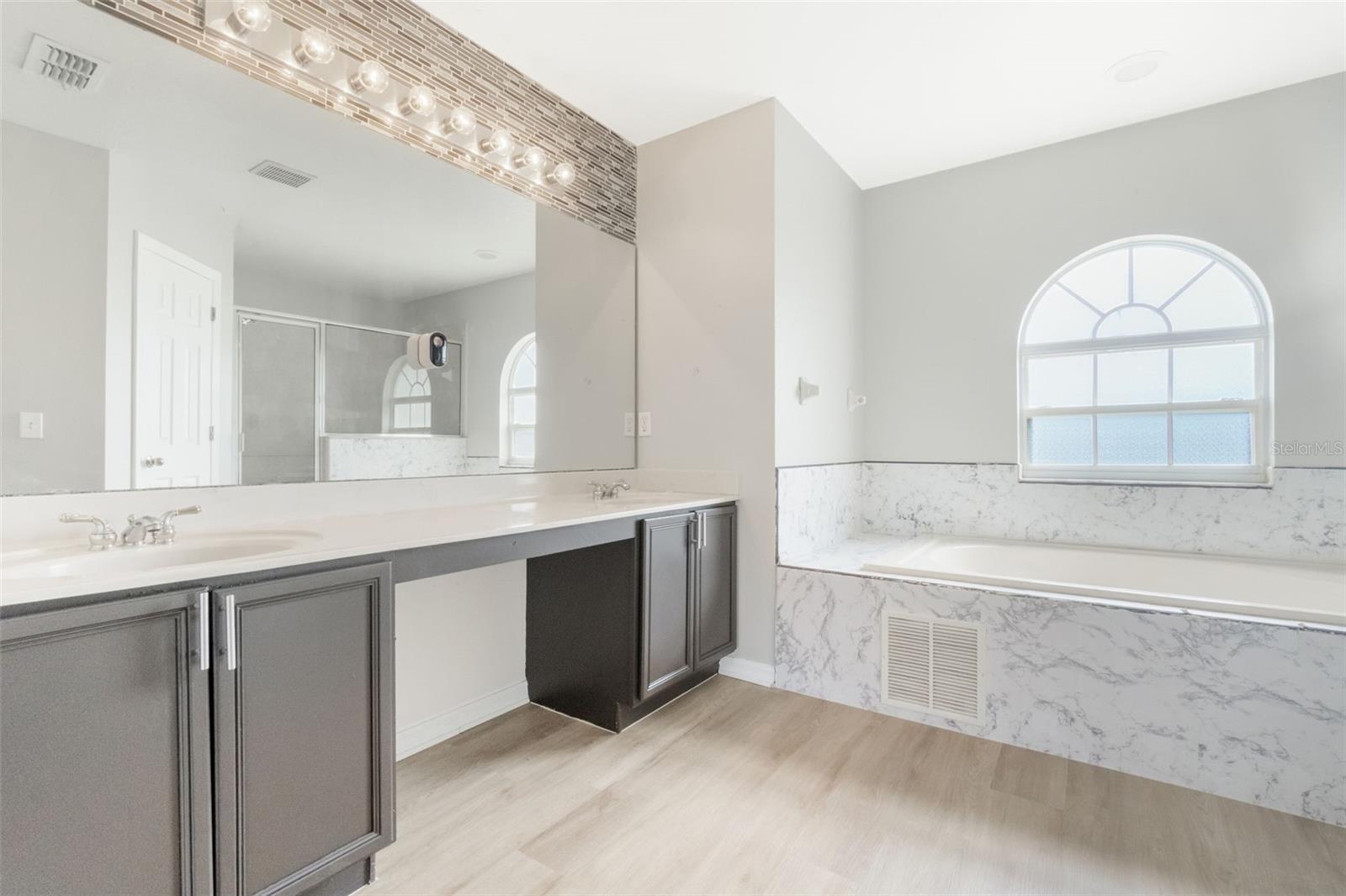 CREPE MYRTLE COVE CRESCENT LAKES - Residential