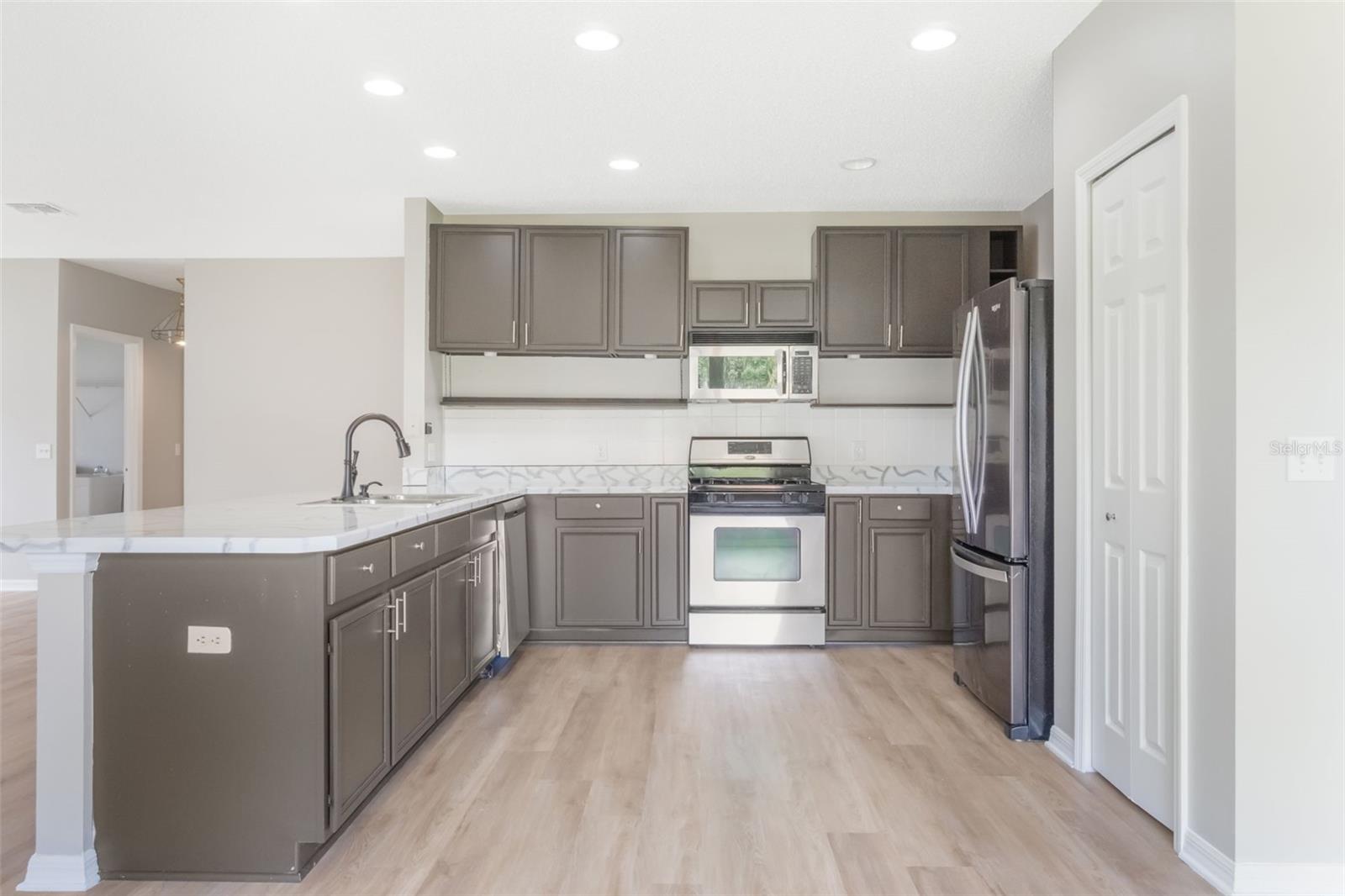 CREPE MYRTLE COVE CRESCENT LAKES - Residential