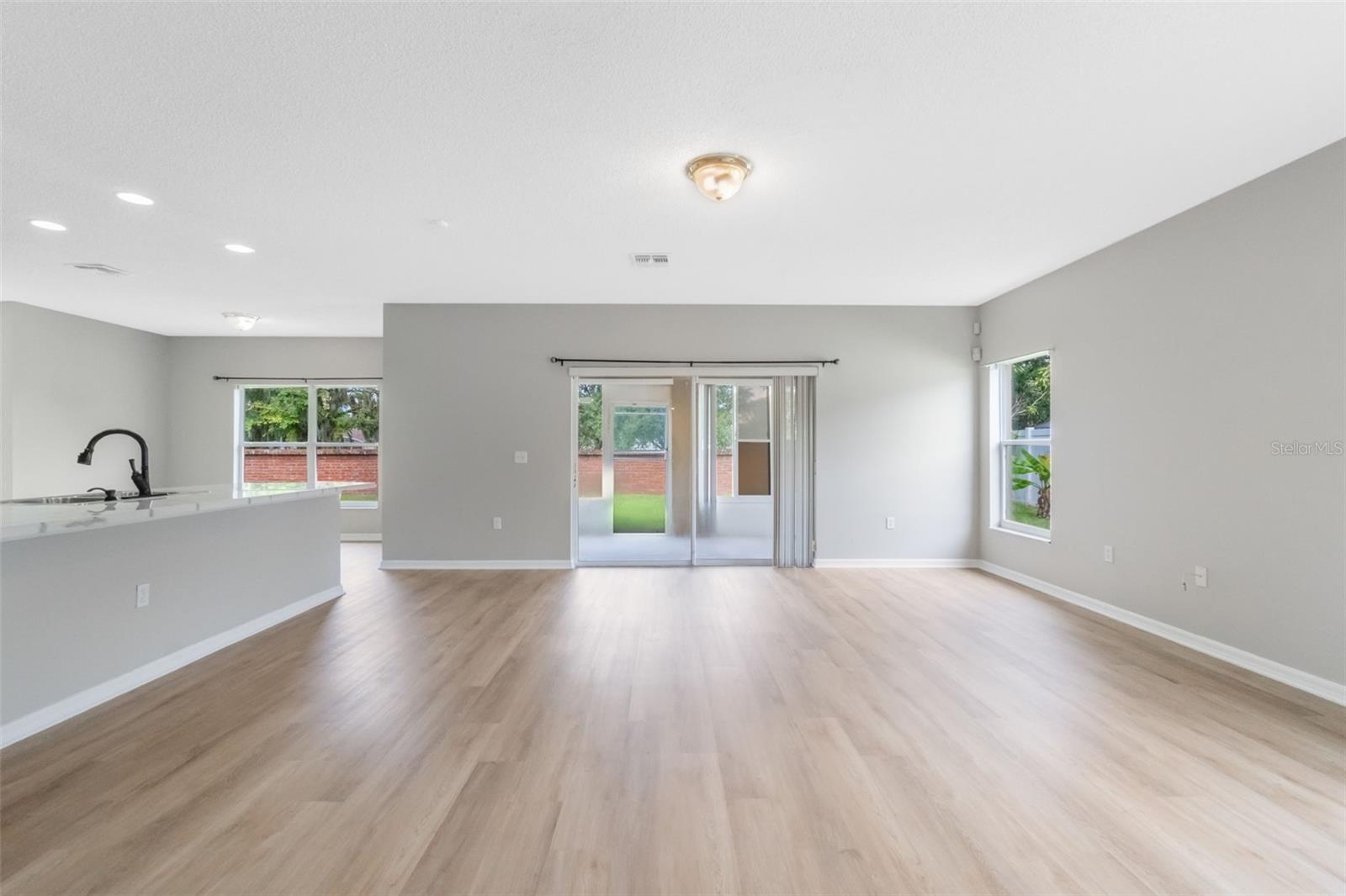 CREPE MYRTLE COVE CRESCENT LAKES - Residential