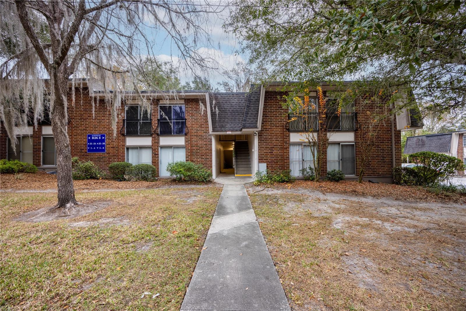 SUMMIT HOUSE - Residential