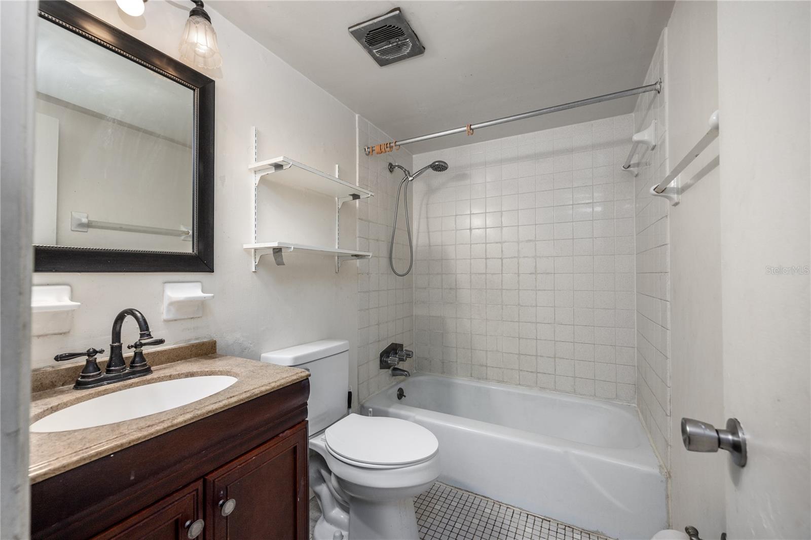 SUMMIT HOUSE - Residential