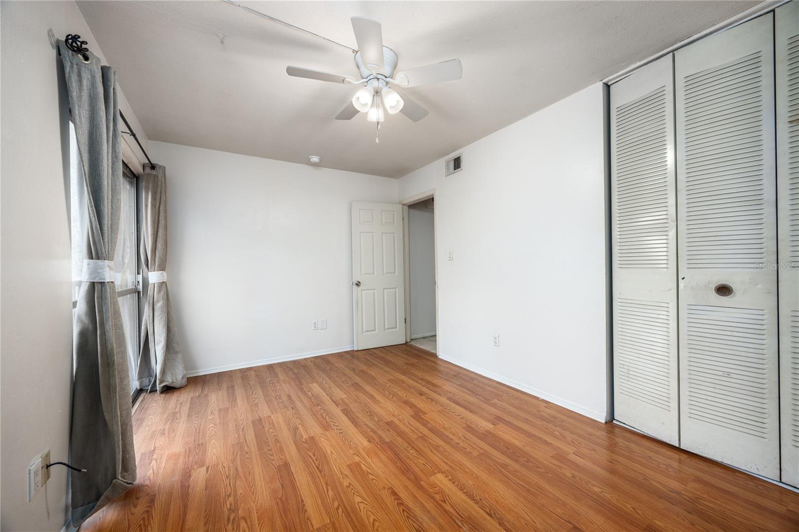 SUMMIT HOUSE - Residential