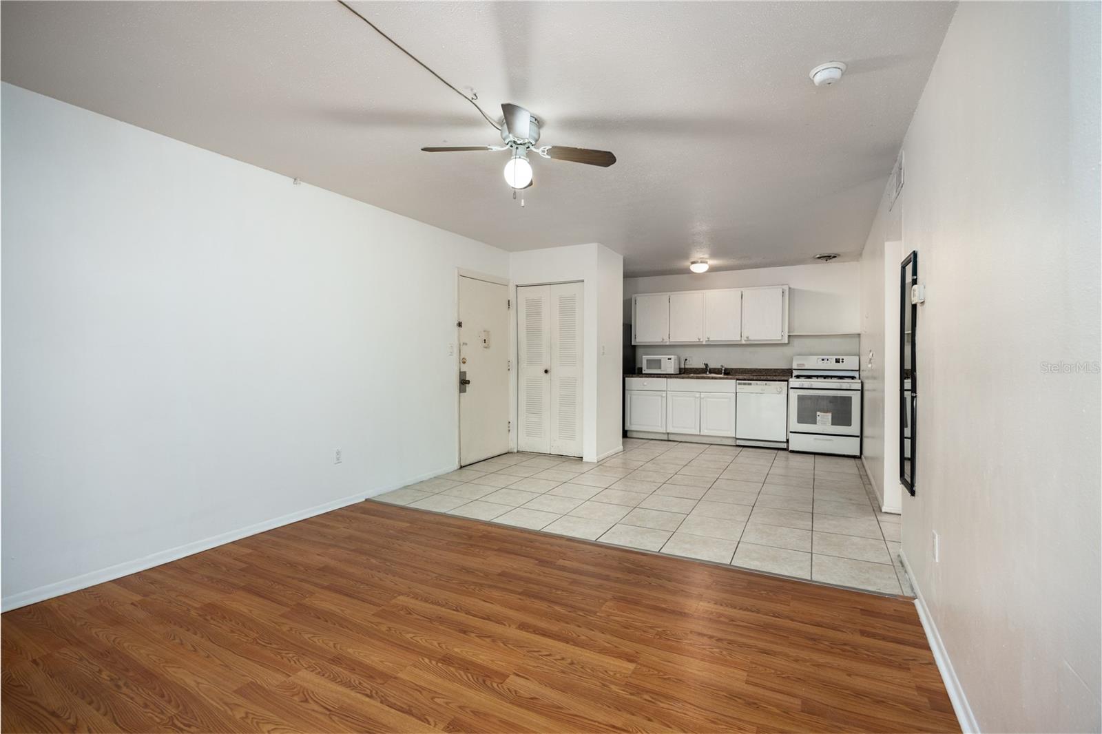 SUMMIT HOUSE - Residential