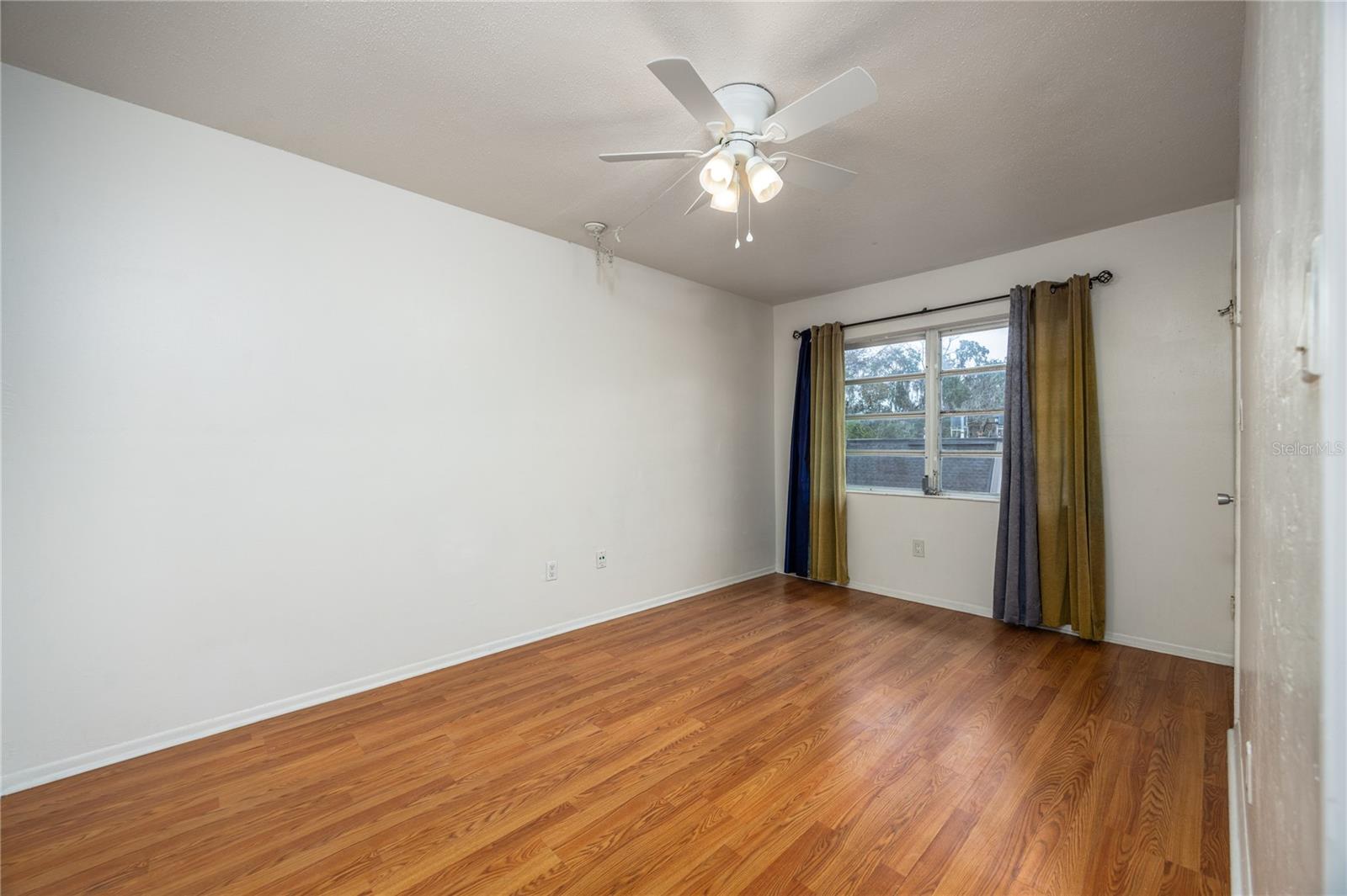 SUMMIT HOUSE - Residential