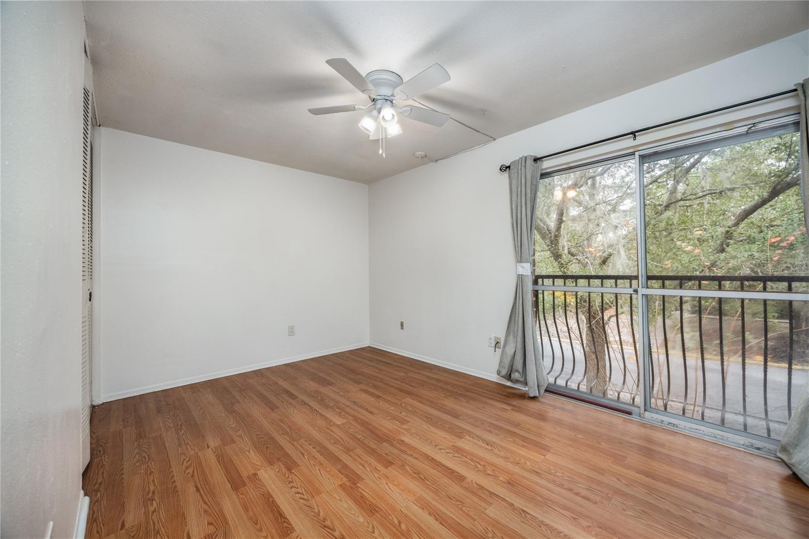 SUMMIT HOUSE - Residential