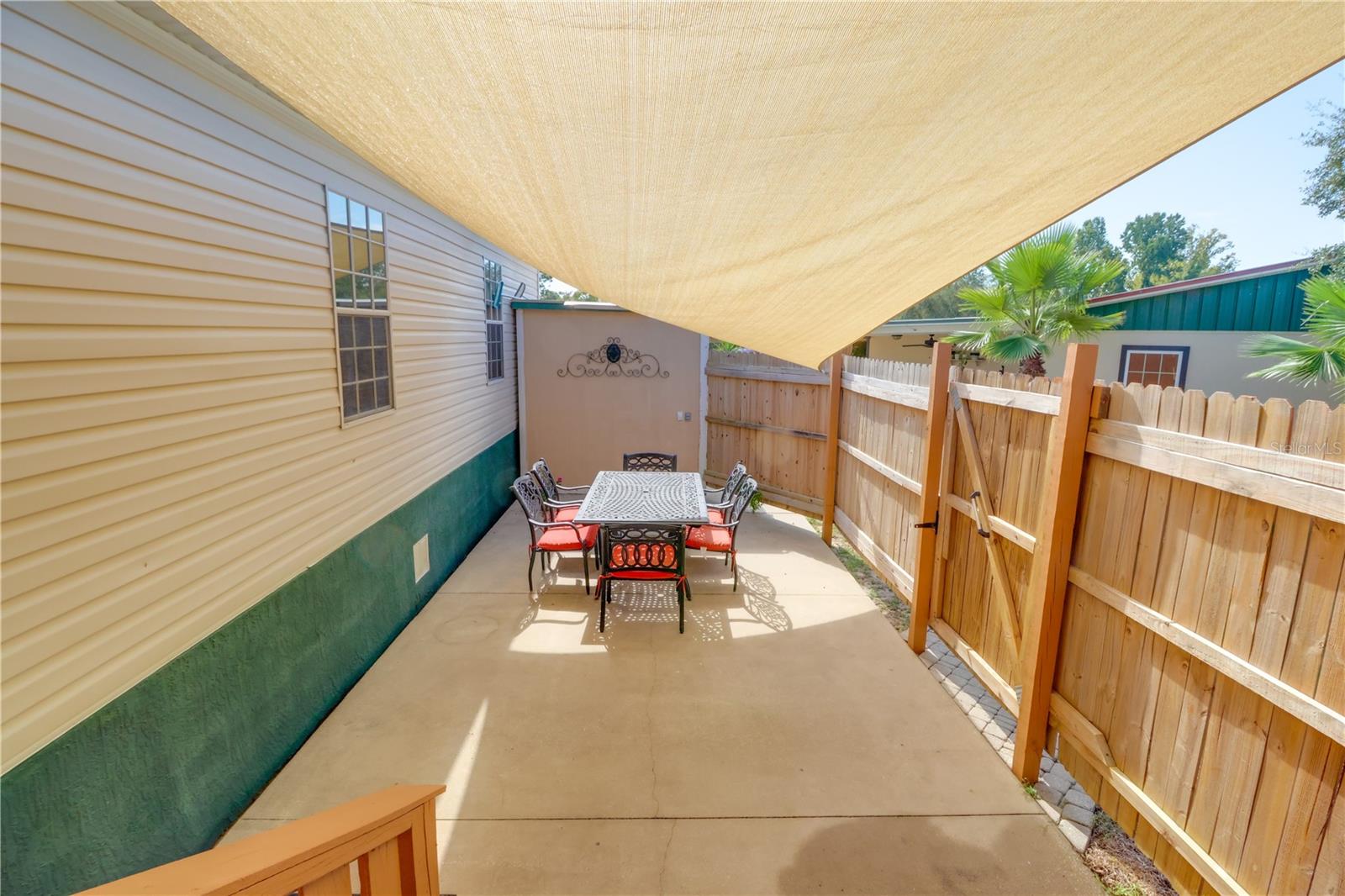 EDWIN M REEVES - Residential Lease