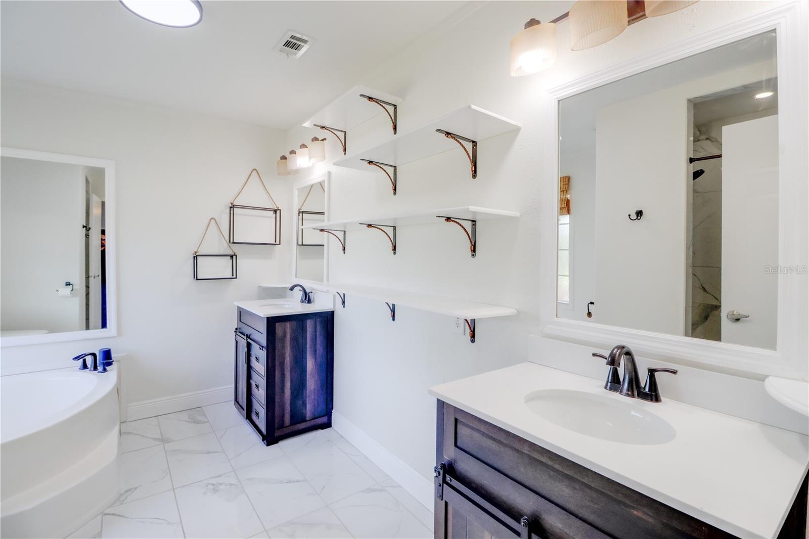 EDWIN M REEVES - Residential Lease