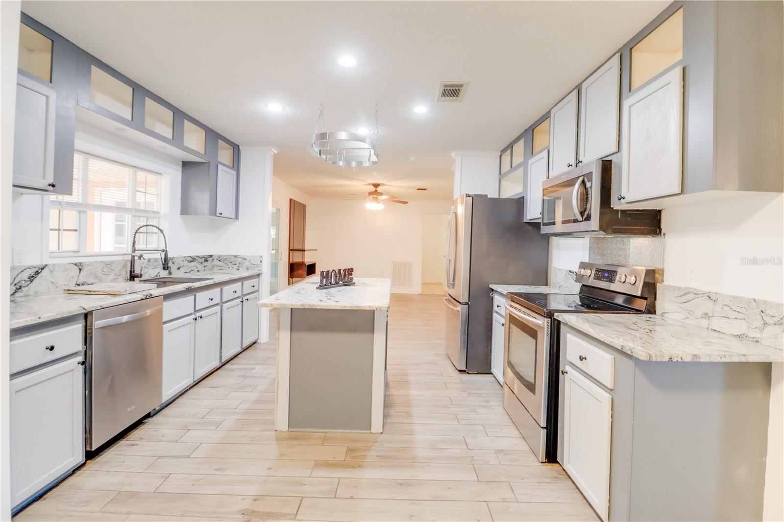 EDWIN M REEVES - Residential Lease