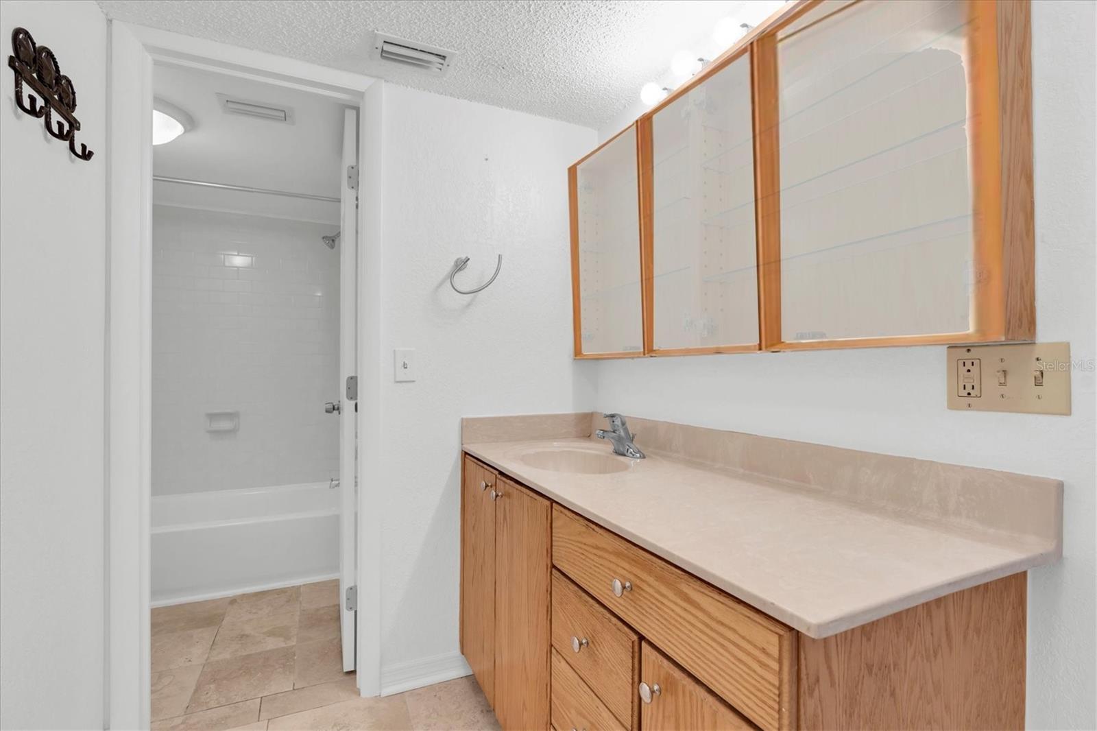 MOORINGS OF MAXIMO CONDO - Residential Lease