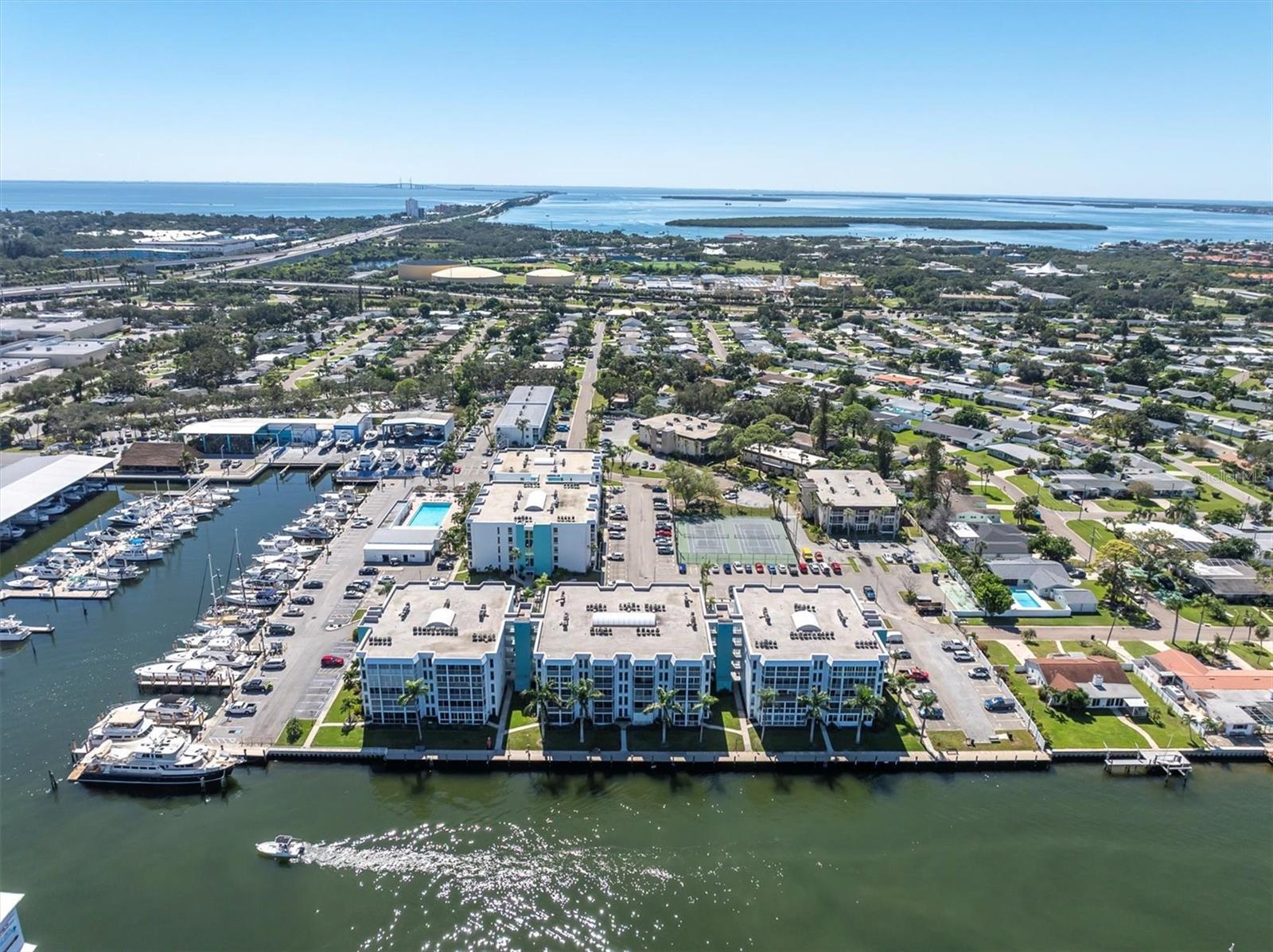 MOORINGS OF MAXIMO CONDO - Residential Lease