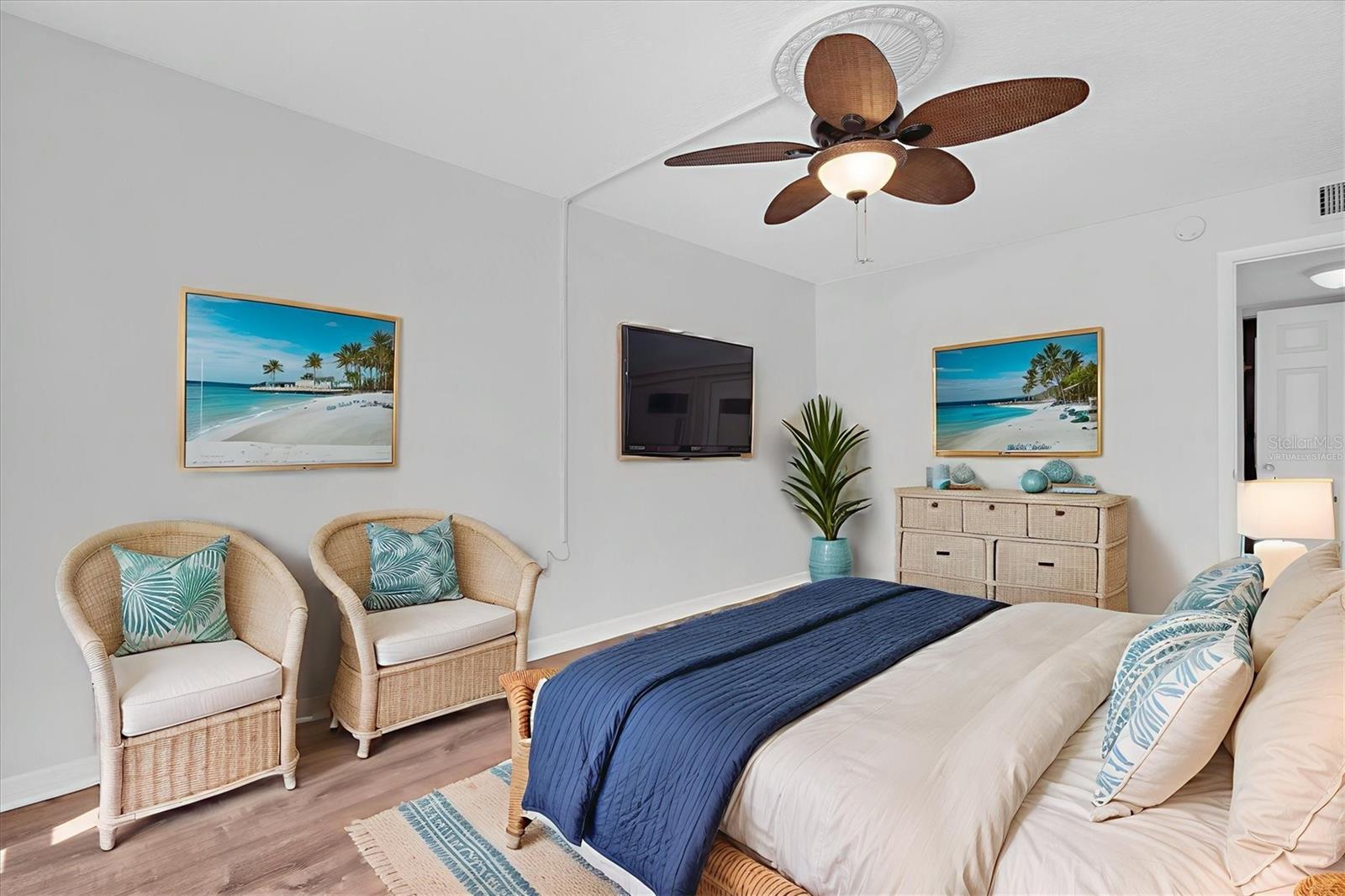 MOORINGS OF MAXIMO CONDO - Residential Lease