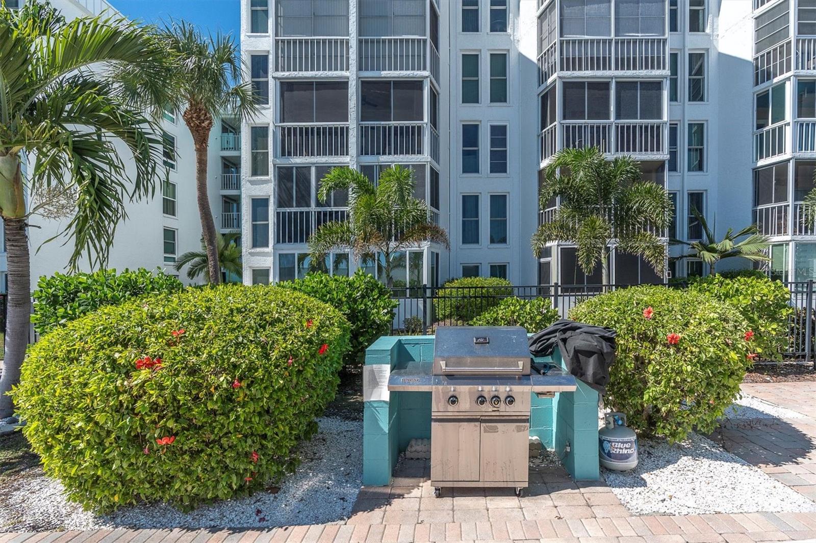 MOORINGS OF MAXIMO CONDO - Residential Lease