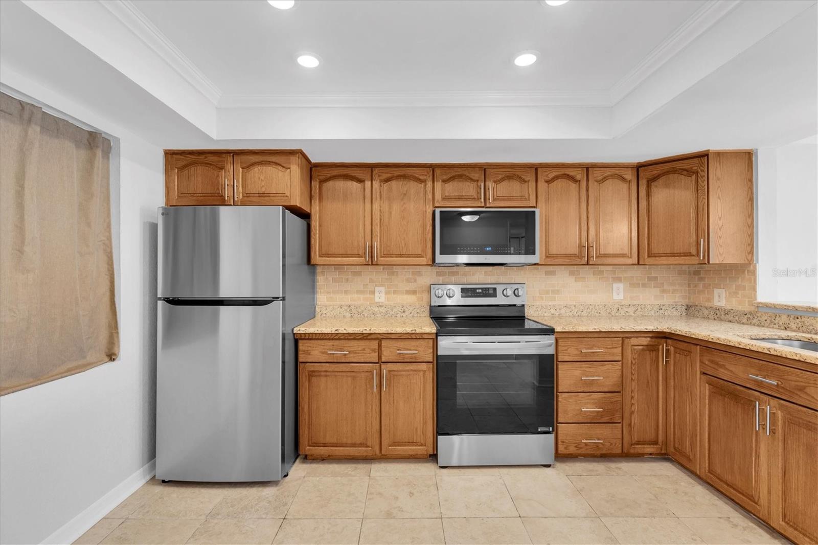 MOORINGS OF MAXIMO CONDO - Residential Lease