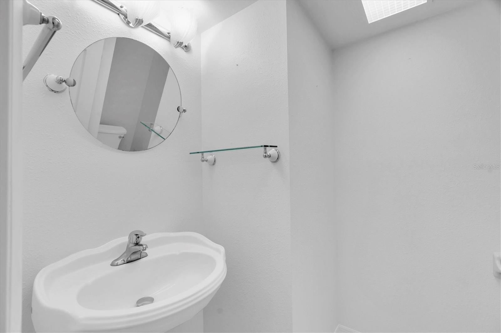 MOORINGS OF MAXIMO CONDO - Residential Lease