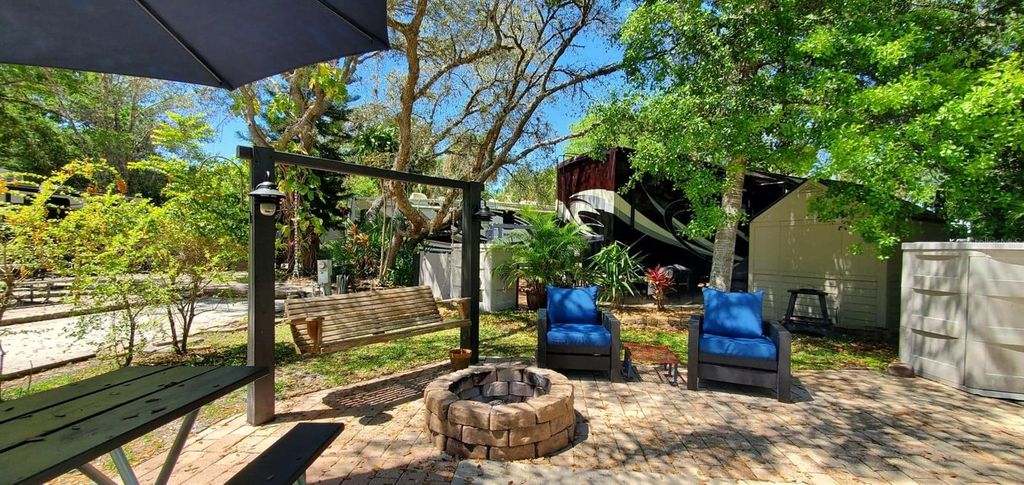 Photo of 202 LONGHORN DRIVE, LAKE WALES, FL 33898 (MLS # U8197181)