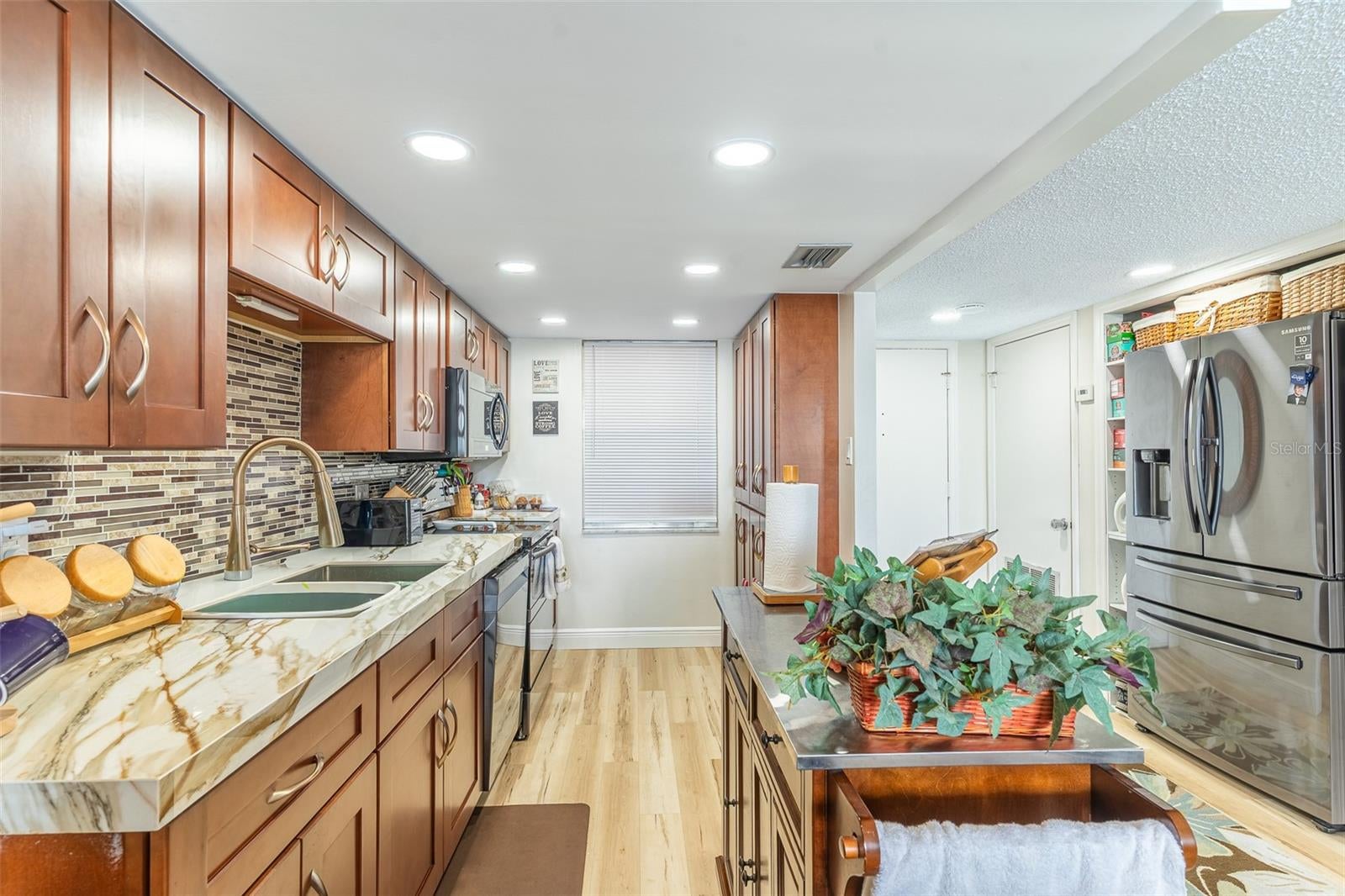 700 MIRROR TERRACE NW 511