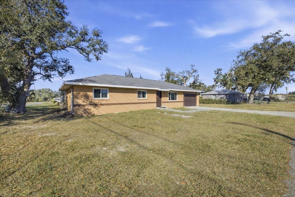 Photo of 2904 E 5th Avenue, Palmetto, FL 34221 (MLS # O6377934)