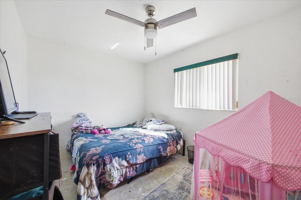 LINCOLN MANOR - Residential