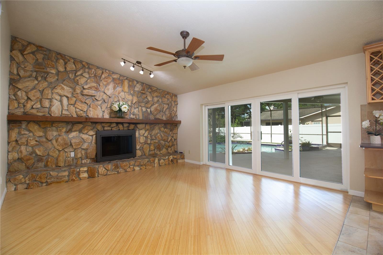BRAEMOOR GROVE - Residential