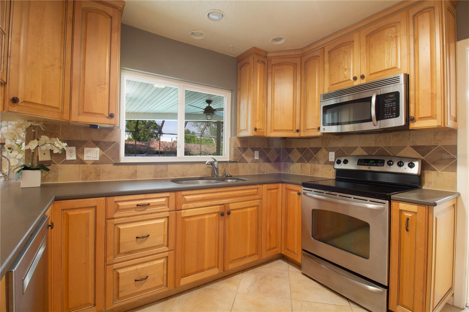 BRAEMOOR GROVE - Residential