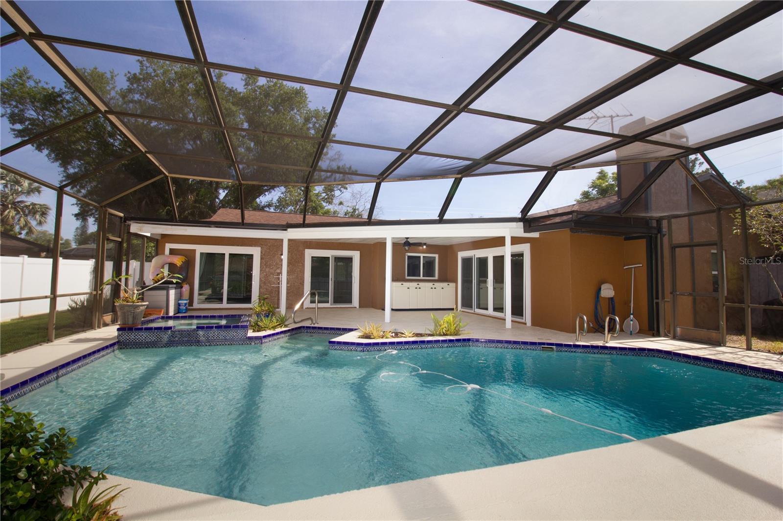 BRAEMOOR GROVE - Residential